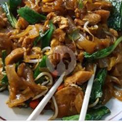Kwetiaw Goreng Ayam Suir