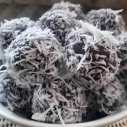 1 Porsi Kue Klepon Ketan Hitam