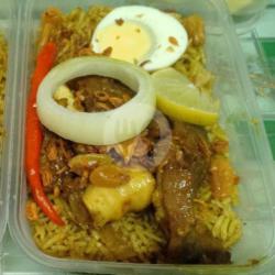 1 Porsi : Nasi Kebuli Daging Kambing