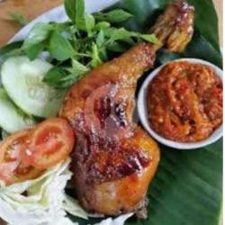 Ayam Goreng Jumbo Serundeng Pedas