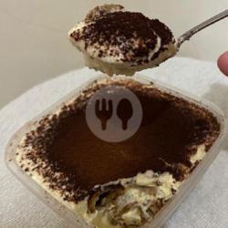 Tiramisu Dessert Box