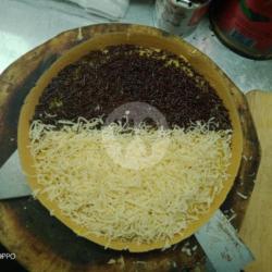 Martabak  Setengah Keju Setengah Coklat