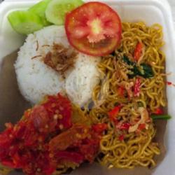 Mie Nasi Ayam Geprek