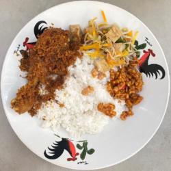 Nasi Ayam Goreng