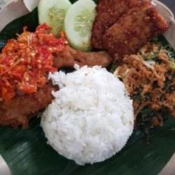 Nasi Ayam Geprek Urap