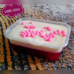 Puding Buah Naga Vanila