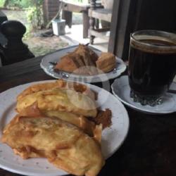 Pisang Goreng Kepok Kopi Hitam Aren