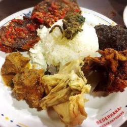 Nasi Ayam Balado  Air Mineral