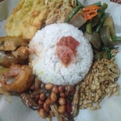 Nasi Campur Ati Ampela Bumbu Sambal