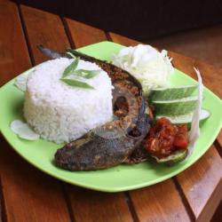 Lalapan Lele   Nasi