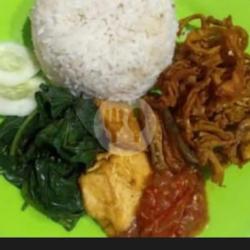 Penyetan Nasi Usus Ayam Goreng Komplit