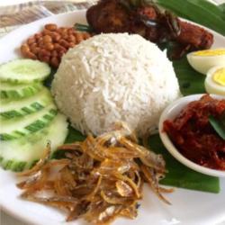 Nasi Uduk Ayam Bakar  Telor Goreng