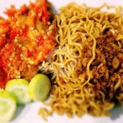 Mie   Ayam Geprek Mantap