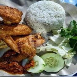 Panas Ayam Goreng Sayap Free Es Teh Manis