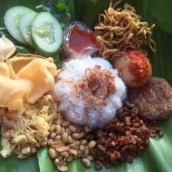 Nasi Uduk Special 1   Perkedel Kentang   Telor Balado   Mie Goreng