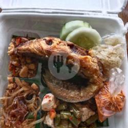 Nasi Rames Sayur  Sambal Dipisah Lele.kremes