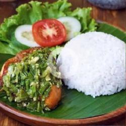 Nasi Ayam Penyet Sambel Cabe Hijau