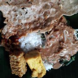 Nasi Pecel Pedas Sedang