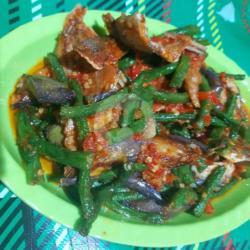 Sambal Merah Ikan Asin Belah Terong Kacang