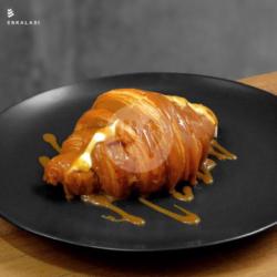 Croissant Salted Caramel Cream Cheese