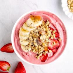 Strawberry Fruit Smoothie Bowl