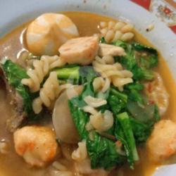 Seblak Seafood Dumpling Keju