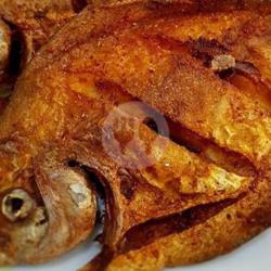 Ikan Bawal Hitam Goreng