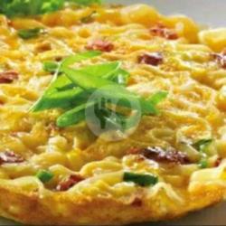 Omelet Indomie Sosis Saus Keju