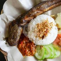 Nasi Paket Pecel Lele Sambal Gila