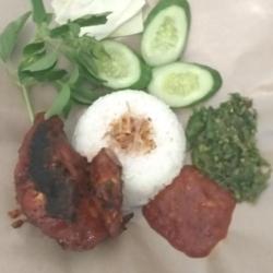 Nasi Ayam Bakar Cabe Ijo Rawit Pedezz Free Lalapan Dan Sambel Tomat