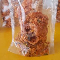 Kulit Ayam Crispy Pedas 50g