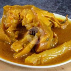 Gulai Tunjang(kaki Sapi/kikil)