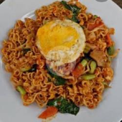 Mie Pedas Telur