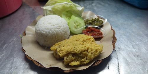Ayam Kemul Tamawa,jln Mataram No 40 Magelang