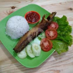 Nasi Lele Goreng(pecel Lele) Lalapan Sambel(merah/ijo)