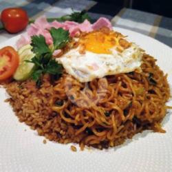 Mie Nastel