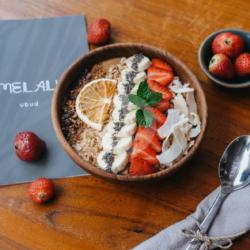 Pink Berries Smoothie Bowl