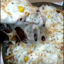 Ekstra Cheese Black Pizza