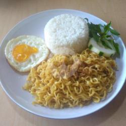 Mie Telur Plus Nasi