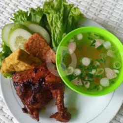 Ayam Bakar Pawon Jawa   Sop Jagung Bakso