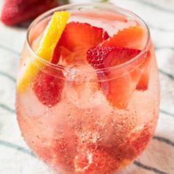 Iced Sparkling Strawberry Lemonade