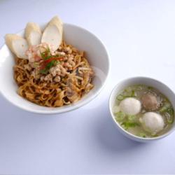 Singaporian Spicy Seafood Noodle