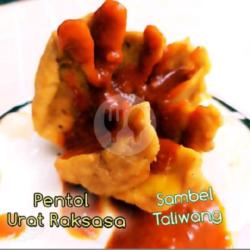 Pentol Urat Raksasa Sambal Taliwang