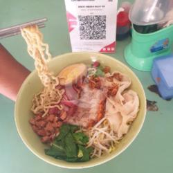 Bakmie Kecil Jumbo Sepesial/ Kuetiaw/bihun, Babi Panggang/merah  Pangsit Telor Topingb2