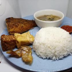 Nasi Timbel Bandeng Presto