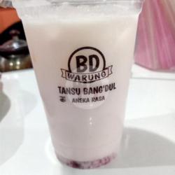 Susu Strawberry