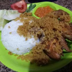 Nasi Ayam Kremes Lalapan   Cappucino Cincao