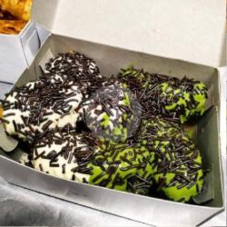 Pisang Rasa :  Green Tea   Tiramisu   Mesis Coklat