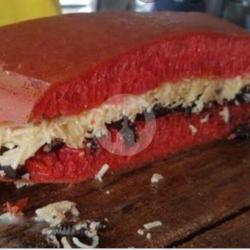 Red Velvet Keju Kacang Coklat Susu