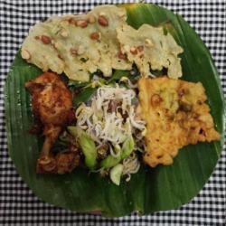 Nasi Pecel Ayam   Telor Ceplok   Gorengan